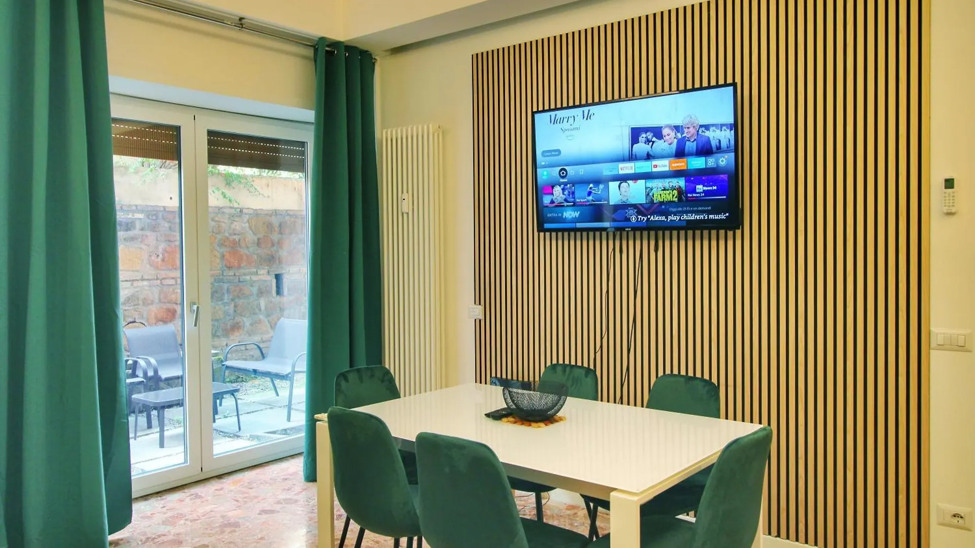 Delicious 2 Bed Room Apartment And Garden By Yh Roma Italia