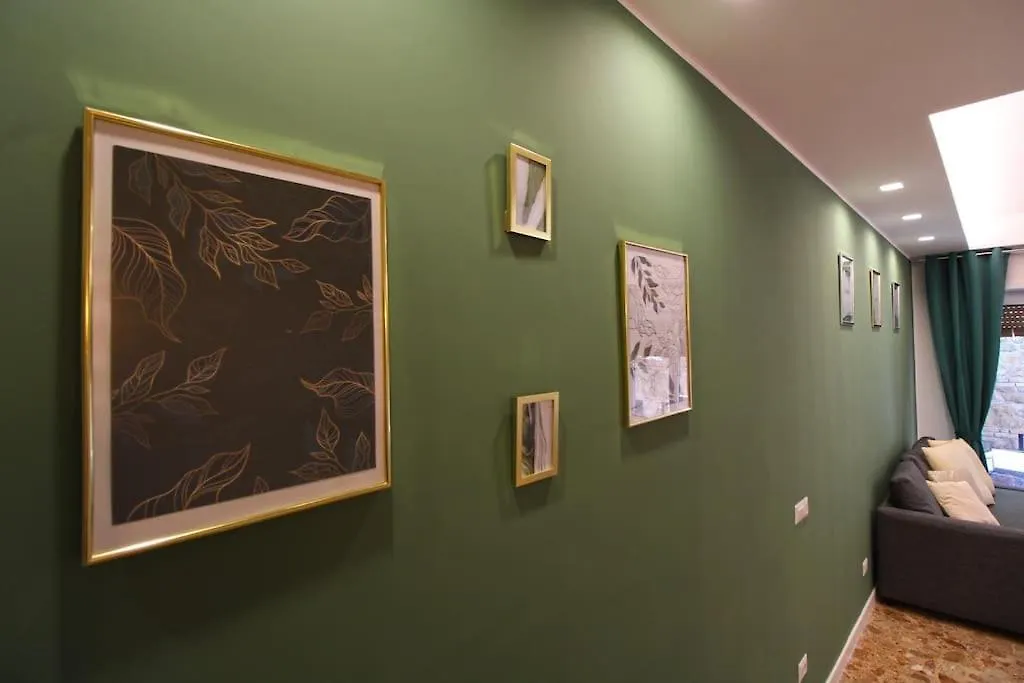 Delicious 2 Bed Room Apartment And Garden By Yh Roma Italia