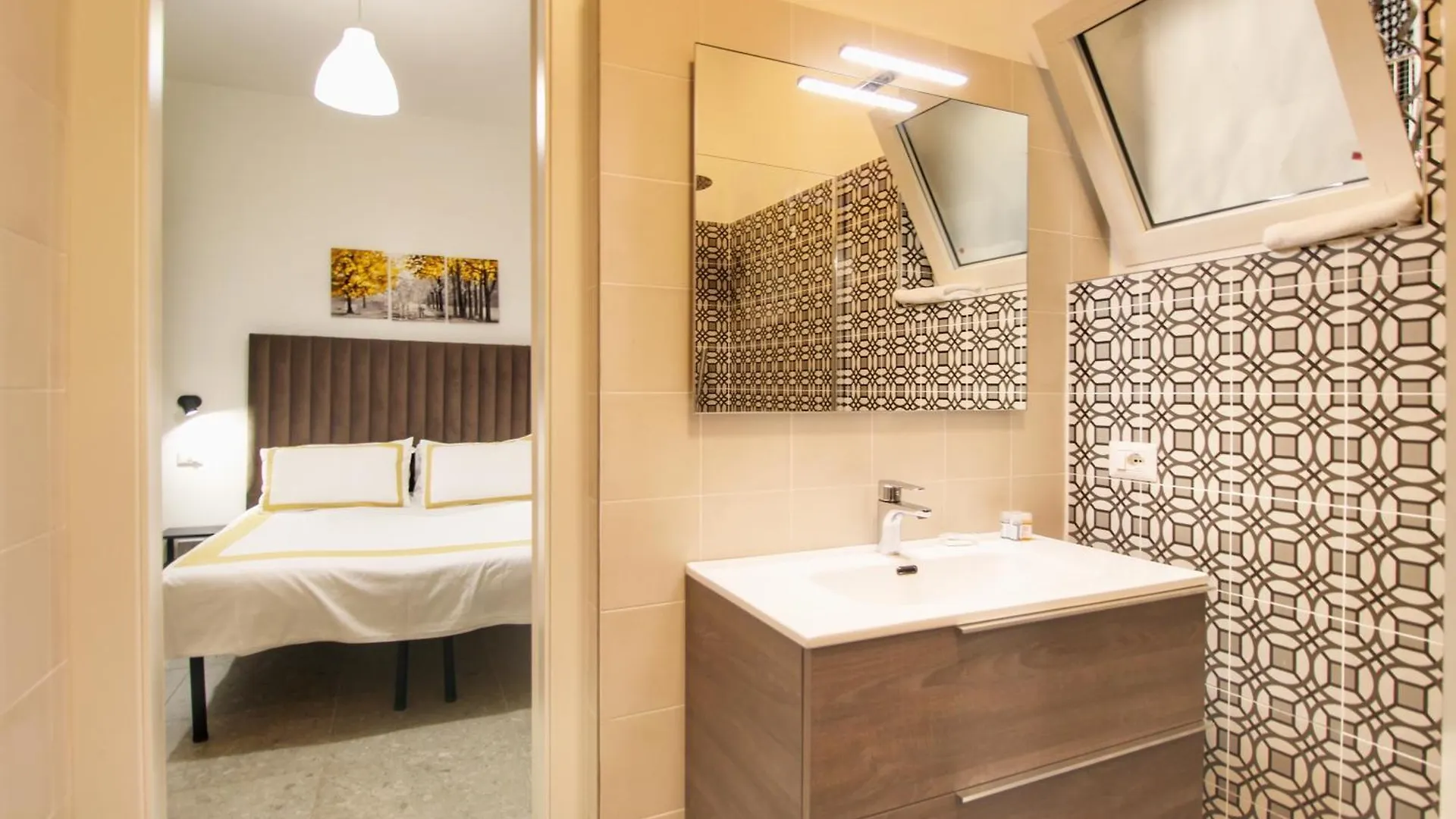 Delicious 2 Bed Room Apartment And Garden By Yh Roma